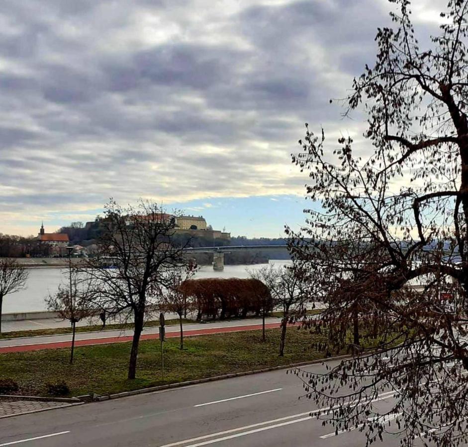 Apartman Danube Novi Sad Eksteriør billede